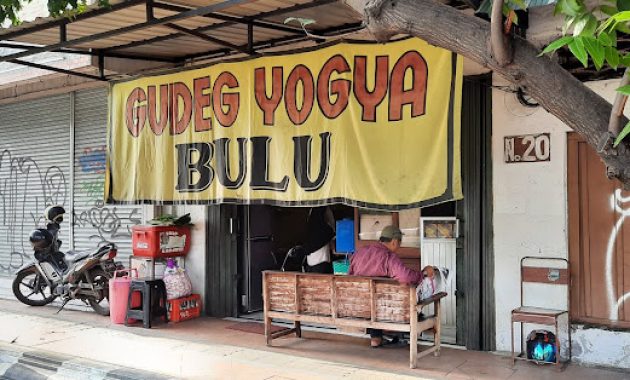 Warung Gudeg Yogya Bulu, Tampak Luar. Foto : Rivai / Gmaps